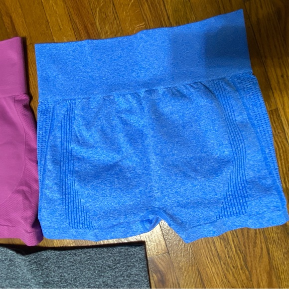 Amazon Activewear Shorts - Picture 3 of 6